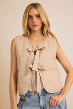 Load image into Gallery viewer, Round Neck Front Tie Puffle Vest