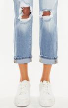 Load image into Gallery viewer, KanCan Light Wash Distressed Capri Jeans