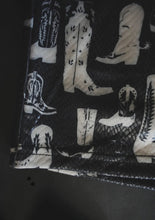 Load image into Gallery viewer, Bootiful Shorts