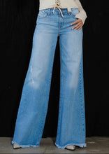 Load image into Gallery viewer, Lana Wide Jeans