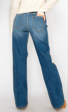 Load image into Gallery viewer, Hybrid Stretch Ripped Relaxed Flare Jeans