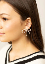 Load image into Gallery viewer, Silver Bow Earrings