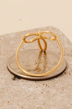 Load image into Gallery viewer, Metallic Ribbon Bow Wire Metallic Band Ring