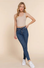 Load image into Gallery viewer, Sleeveless Curved Hem Lined Detail Knit Top