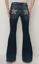 Load image into Gallery viewer, Mid Rise Super Flare Star Rhinestone On Back Pockets Jeans