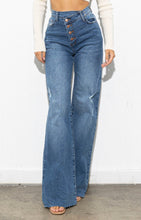 Load image into Gallery viewer, Coco Wide Jeans