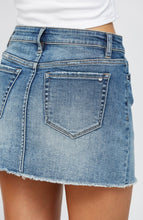 Load image into Gallery viewer, Mid Rise Mini Skirt