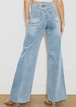 Load image into Gallery viewer, Coco Wide Jeans Light Wash