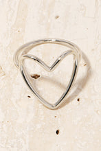 Load image into Gallery viewer, Metallic Wire Heart Band Ring