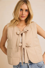 Load image into Gallery viewer, Round Neck Front Tie Puffle Vest