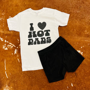 I ❤️ Hot Dads Graphic Tee