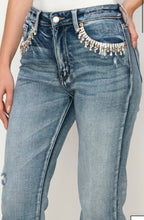 Load image into Gallery viewer, Pocket Rhinestone Crop Denim Jeans