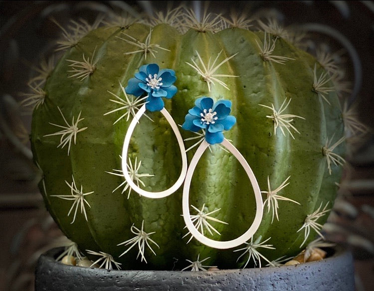 Pewter Shade Of Blue Flower Earrings