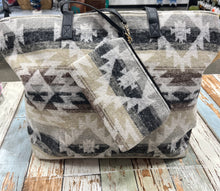 Load image into Gallery viewer, Aztec Tote With Coin Purse