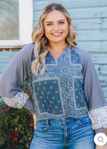 Country Charm Top In Blue Gray